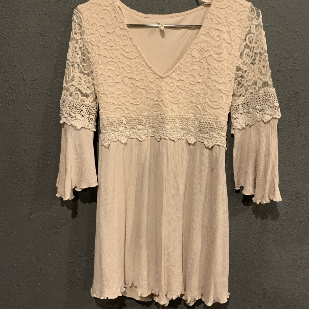 Women’s Lacey Easel Dress